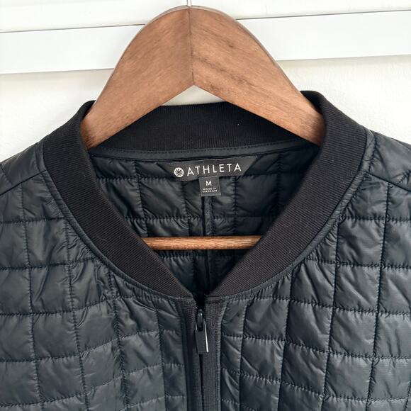 Athleta Grandview PrimaLoft Medium Shortie Black Quilted Light Puffer Jacket - Picture 5 of 7